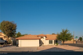 836 Teal Wing Way in Henderson, NV - Building Photo - Building Photo