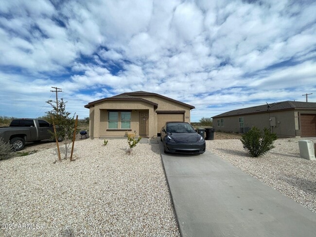 property at 476 Reizen Dr