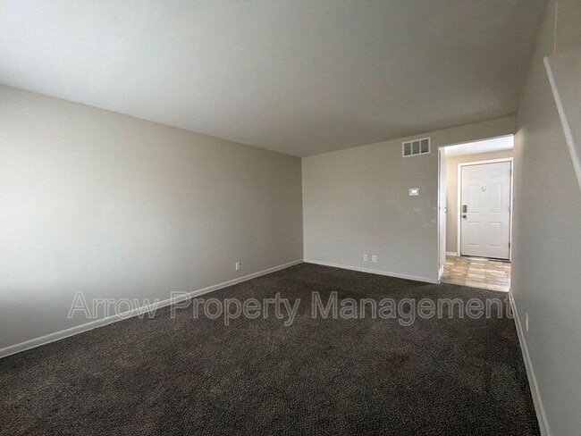 5443 Benton St in Lincoln, NE - Building Photo - Building Photo