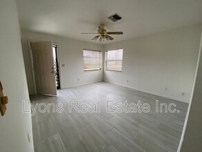 7206 Jonas Rd in Ft. Myers, FL - Building Photo - Building Photo