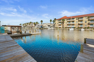 Mariner's Cay Marina Condos in Corpus Christi, TX - Building Photo - Building Photo