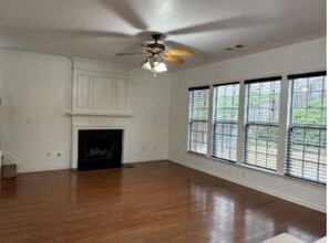 425 Friars Head Dr NE in Suwanee, GA - Building Photo - Building Photo