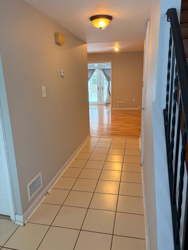 11 Van Pelt Ct in East Brunswick, NJ - Building Photo - Building Photo