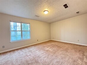 1014 Huntington Trce SE in Smyrna, GA - Building Photo - Building Photo