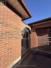 653 Athol St E in Oshawa, ON - Building Photo - Building Photo