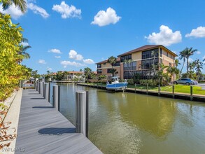 1500 Pelican Ave in Naples, FL - Foto de edificio - Building Photo