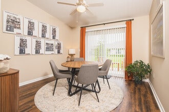 Redwood Fort Wayne Diebold Road in Fort Wayne, IN - Building Photo - Interior Photo