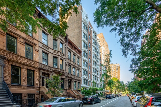 215 W 78th St in New York, NY - Building Photo - Building Photo