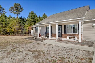 105 Rosemary Ave in Hubert, NC - Building Photo - Building Photo