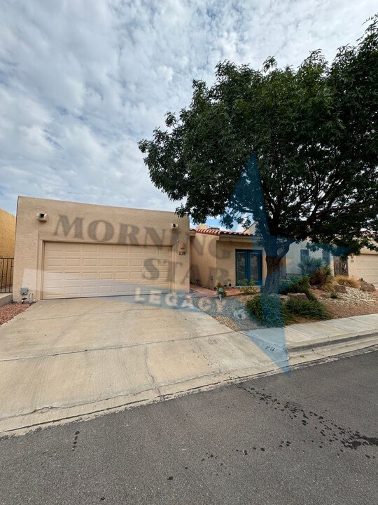 28 Las Casitas in Las Cruces, NM - Foto de edificio