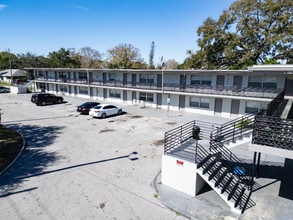 2475 18th Ave S-Unit -6 in St. Petersburg, FL - Foto de edificio - Building Photo