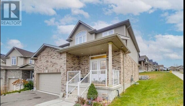 456 Twin Leaf St in Waterloo, ON - Building Photo - Building Photo