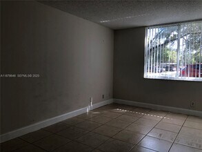 10757 Cleary Blvd in Plantation, FL - Building Photo - Building Photo