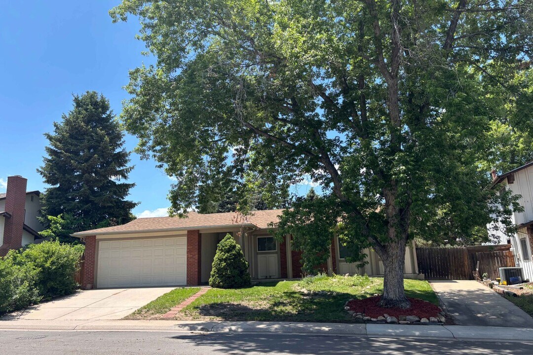 15739 E Mercer Pl in Aurora, CO - Building Photo