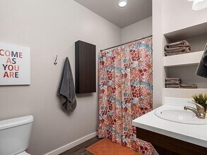 619 E Eighth St in Traverse City, MI - Foto de edificio - Building Photo