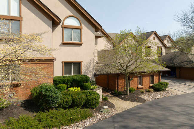 Castlebrooke Condos in Buffalo, NY - Foto de edificio - Building Photo