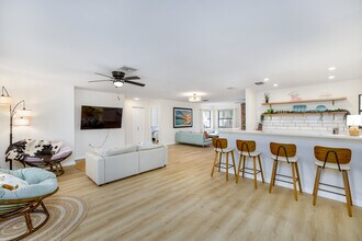 4936 40th Ave N in St. Petersburg, FL - Building Photo - Building Photo