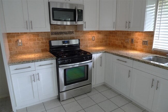 15406 Ensenada Dr in Houston, TX - Building Photo - Building Photo