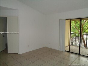 650 S Park Rd, Unit 21-5 in Hollywood, FL - Building Photo - Building Photo
