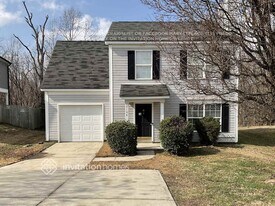 2104 Pimpernel Rd in Charlotte, NC - Building Photo