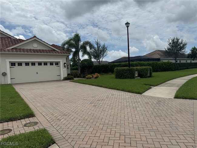 4649 Watercolor Way in Ft. Myers, FL - Building Photo - Building Photo