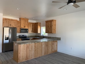 1730 Palm Ave in Chico, CA - Foto de edificio - Building Photo