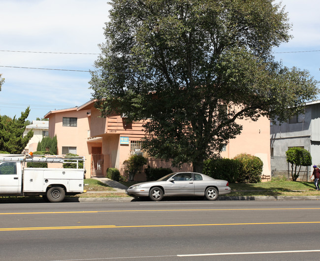 18019 Roscoe Blvd in Northridge, CA - Building Photo - Building Photo