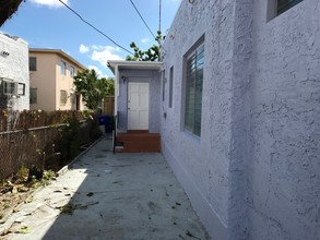 125 SW 19th Ave in Miami, FL - Building Photo - Building Photo