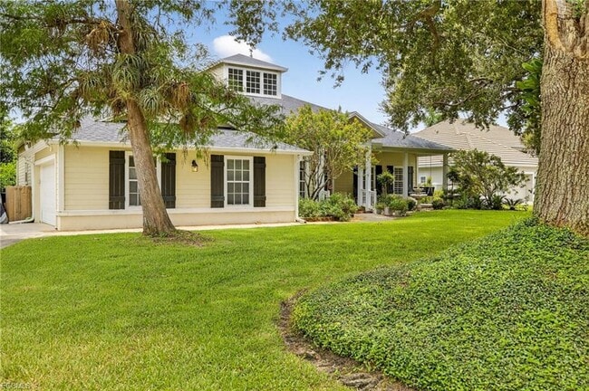 11592 Timberline Cir in Ft. Myers, FL - Building Photo - Building Photo