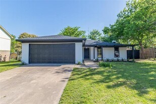 220 Jeaneta Ave in Fort Worth, TX - Building Photo