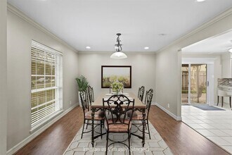 5618 Bankside Dr in Houston, TX - Building Photo - Building Photo