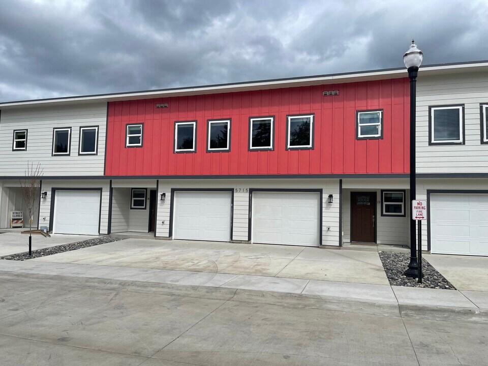 5715 NE 74th Ct in Vancouver, WA - Building Photo