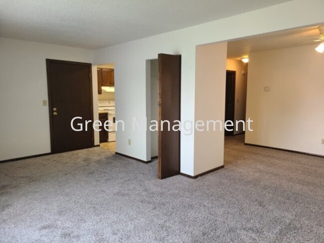 626 2nd Ave E in West Fargo, ND - Foto de edificio - Building Photo