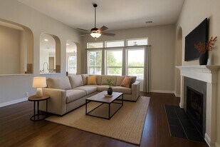 136 Mountain Laurel Way in Austin, TX - Building Photo