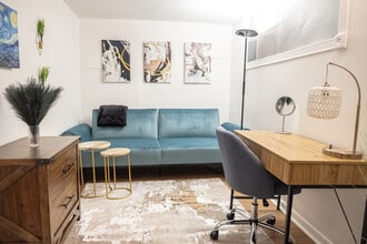 328 E 74th St, Unit ID1031991P in New York, NY - Building Photo - Building Photo