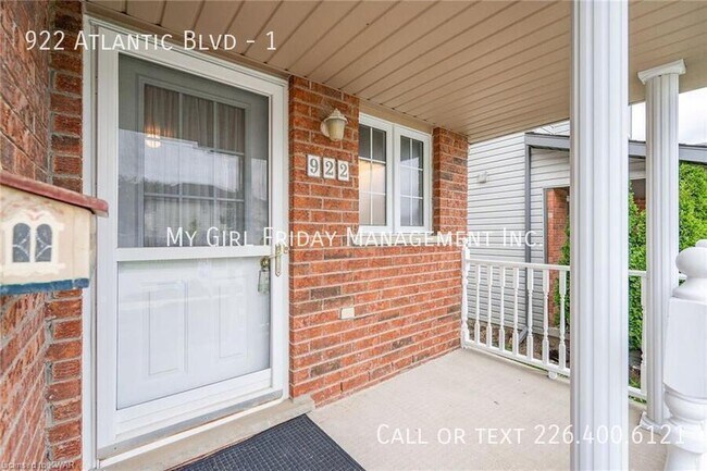 922 Atlantic Blvd in Waterloo, ON - Building Photo - Building Photo