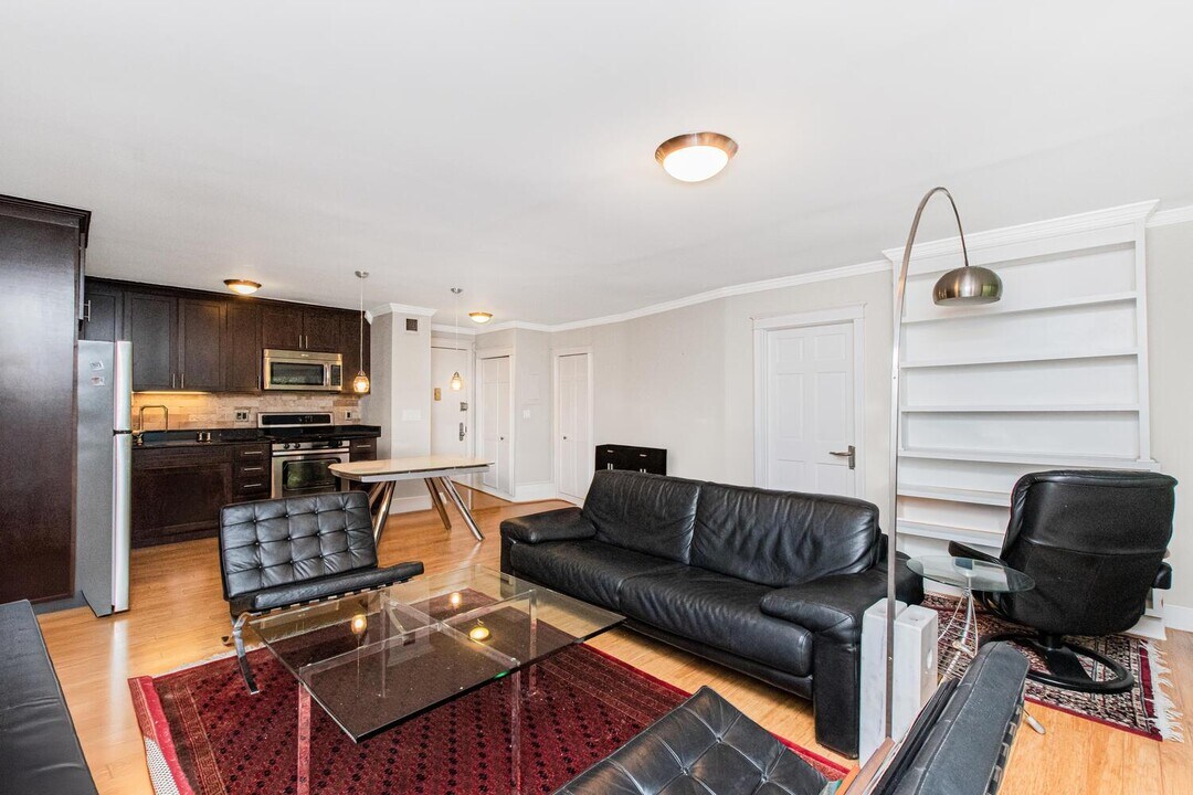 1374 Midland Ave in Yonkers, NY - Building Photo