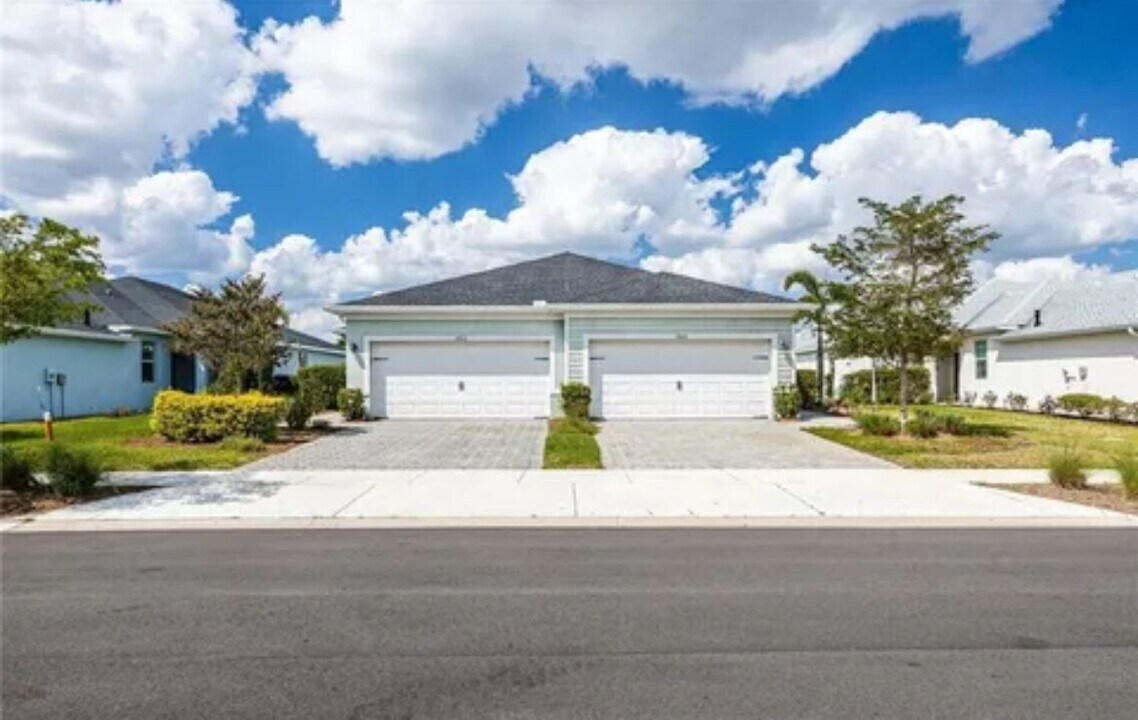 17812 Wayside Bnd in Punta Gorda, FL - Building Photo