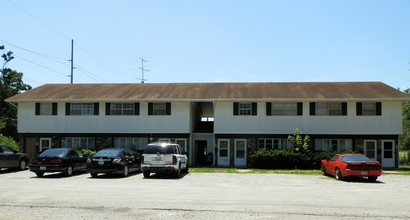 Sunset Apartments in Benton, IL - Building Photo - Building Photo