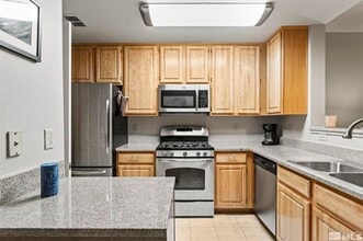 900 South Mdws in Reno, NV - Building Photo - Building Photo