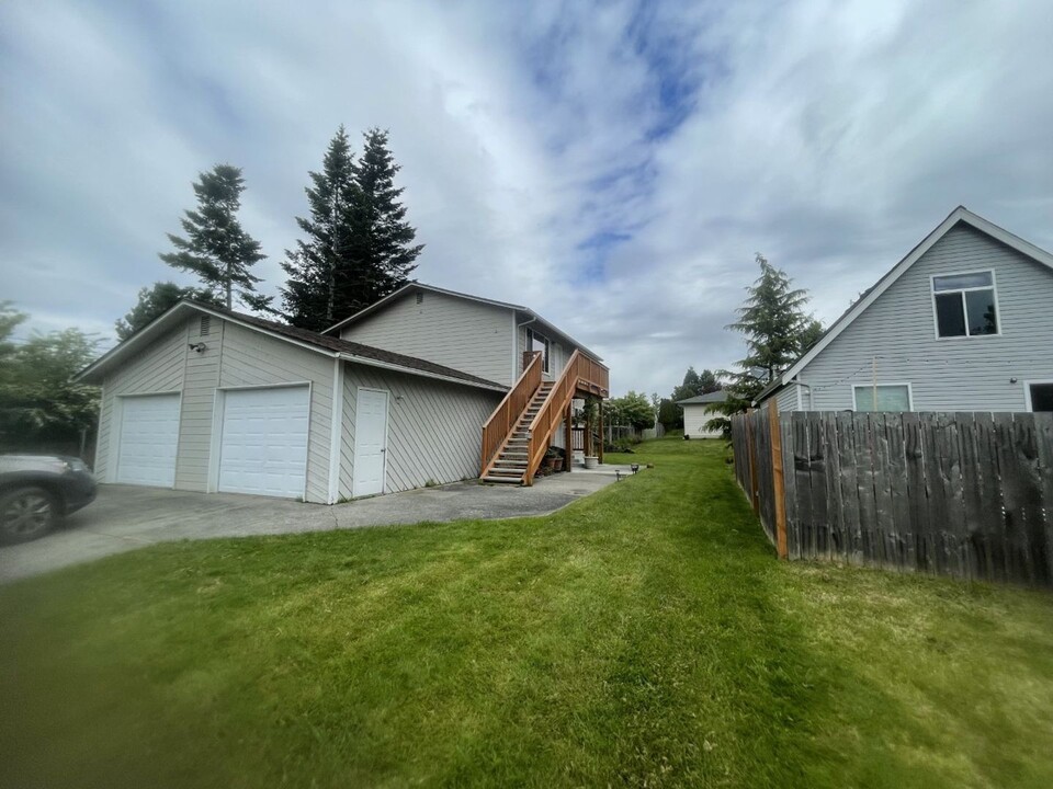 1405 E Illinois St in Bellingham, WA - Building Photo