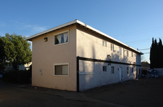 1746 W Sumac Ln in Anaheim, CA - Building Photo - Building Photo