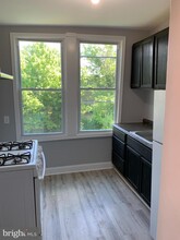 3001 Oakley Ave, Unit 2 in Baltimore, MD - Foto de edificio - Building Photo