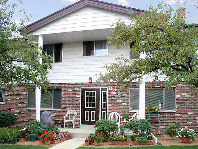 Sunnyslope Estates in Hartland, WI - Foto de edificio - Building Photo