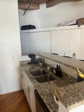 225 W Huron St in Chicago, IL - Foto de edificio - Building Photo