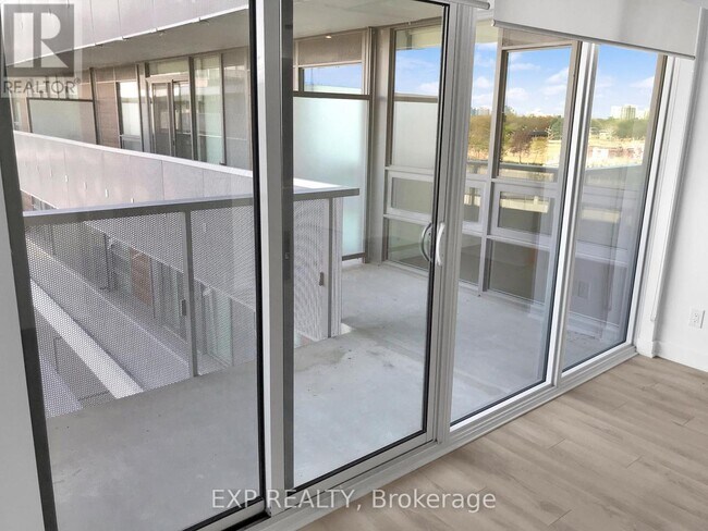 160 Flemington Rd in Toronto, ON - Building Photo - Building Photo