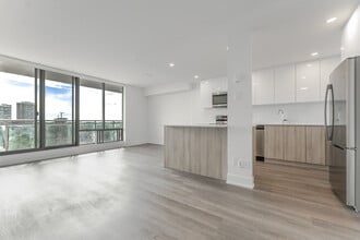 2 Secord Ave in Toronto, ON - Building Photo - Building Photo