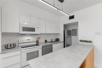1559 Michigan Ave in Miami Beach, FL - Building Photo - Building Photo