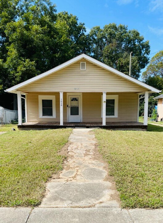 1010 Adams St in High Point, NC - Building Photo