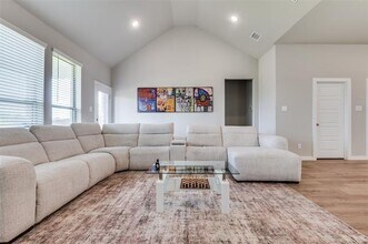 640 Olympic Wy in Red Oak, TX - Building Photo - Building Photo